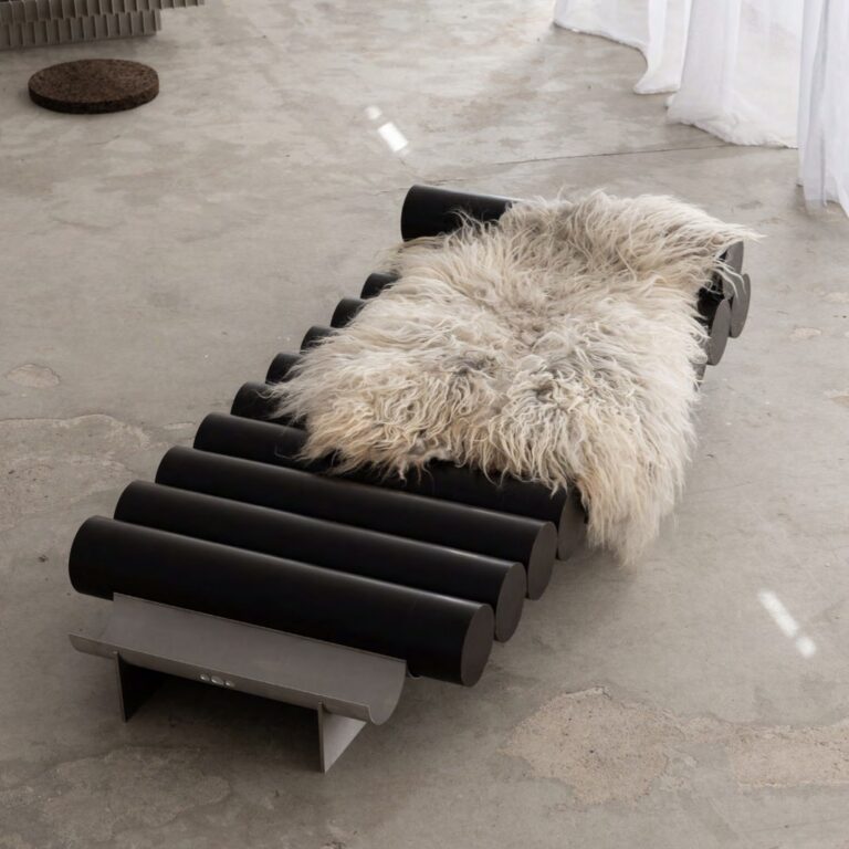 BEES WAX / DayBed Sofa